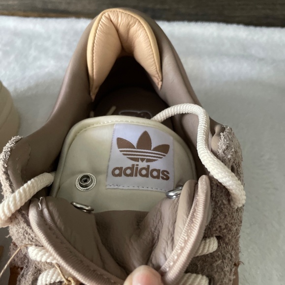 ADIDAS BAD BUNNY CAMPUS Sz10.5 Men,  11.5 WM tan/brown NIB w/laces/dust bag - Picture 5 of 9